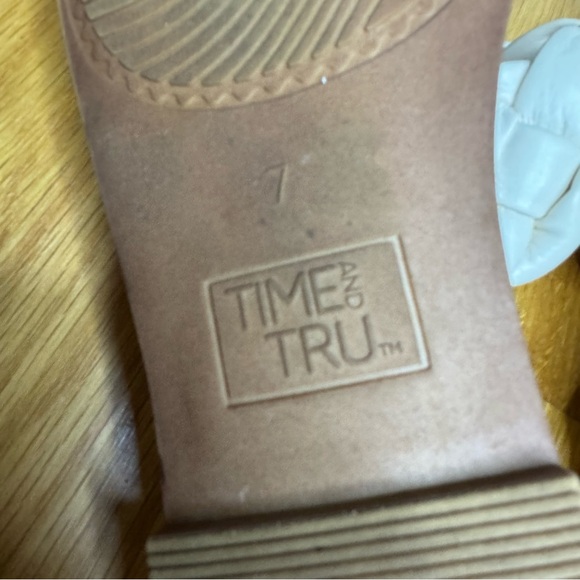 ✨3/$20✨ Time and Tru Women's Braided Two Band Sandals in Bone. Size 7 - Picture 10 of 13